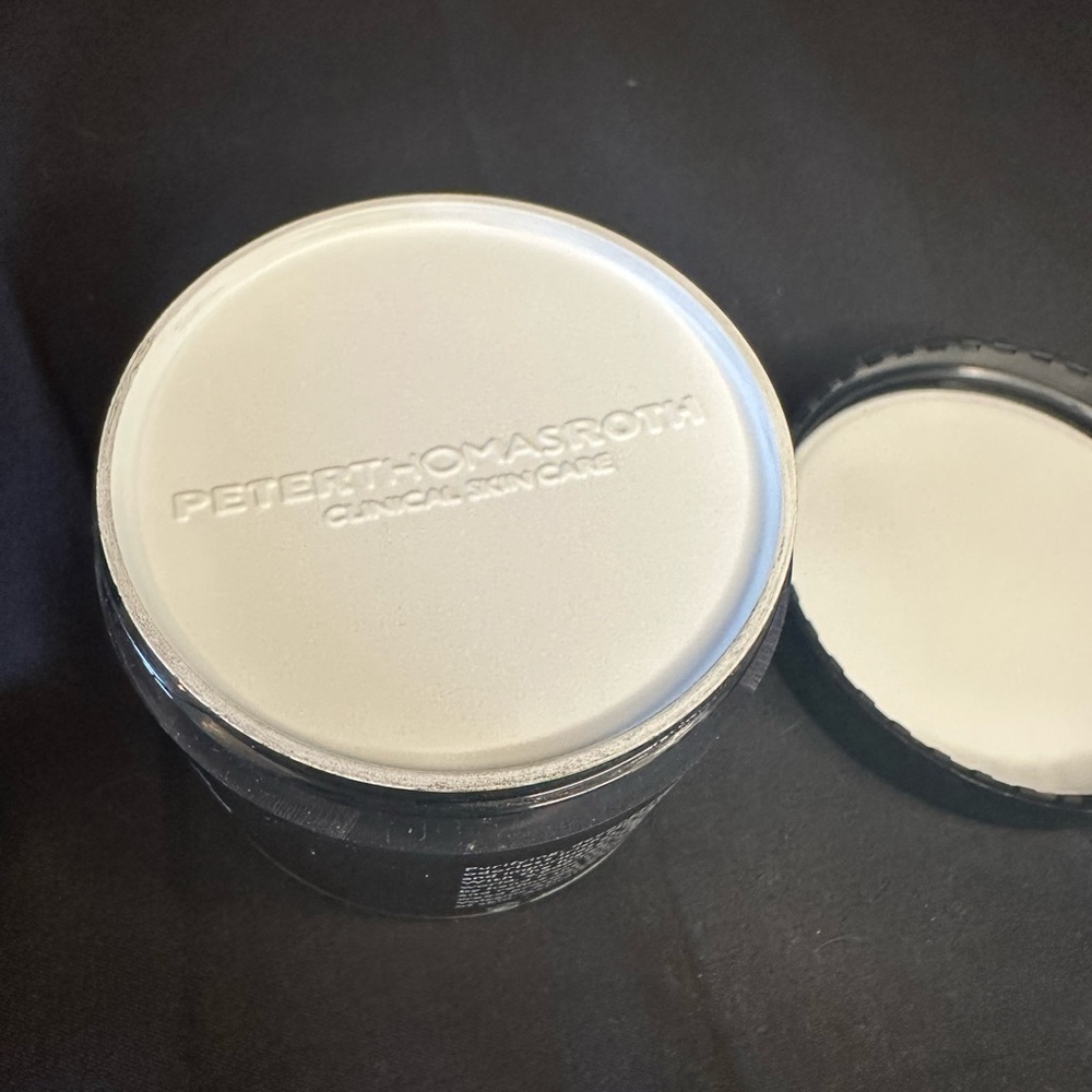 Peter Thomas Roth Black Purifying Mask - Picture 4 of 4